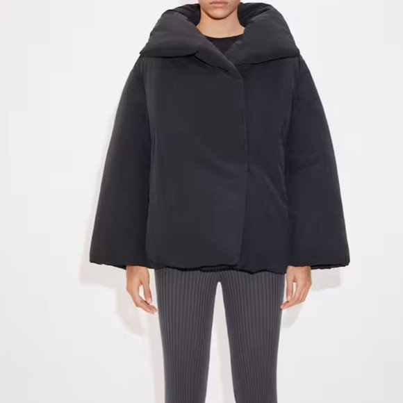 Mango Black Puffer - Picture 3 of 11